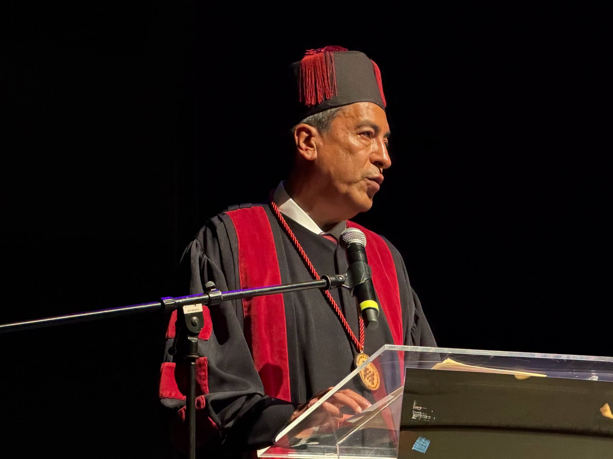 Dr. Eduardo Lazcano Ponce – Graduación 104 ESPM 2026
